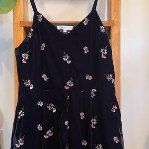 Moussy SZ 2 Navy Blue Velvet With Floral Embroidery Jumpsuit!